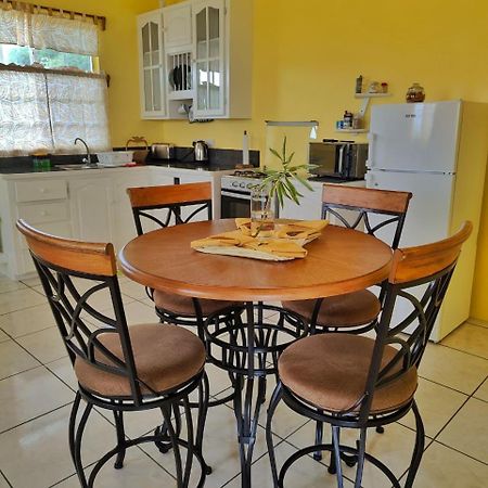 Isla Vista Apartment Canouan Charlestown Buitenkant foto